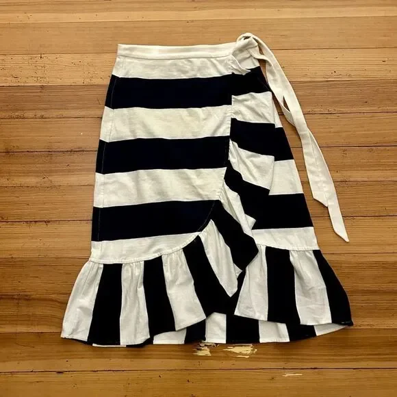 J. Crew rugby knit wrap skirt Navy/ Ivory. Size XS. - Picture 4 of 13